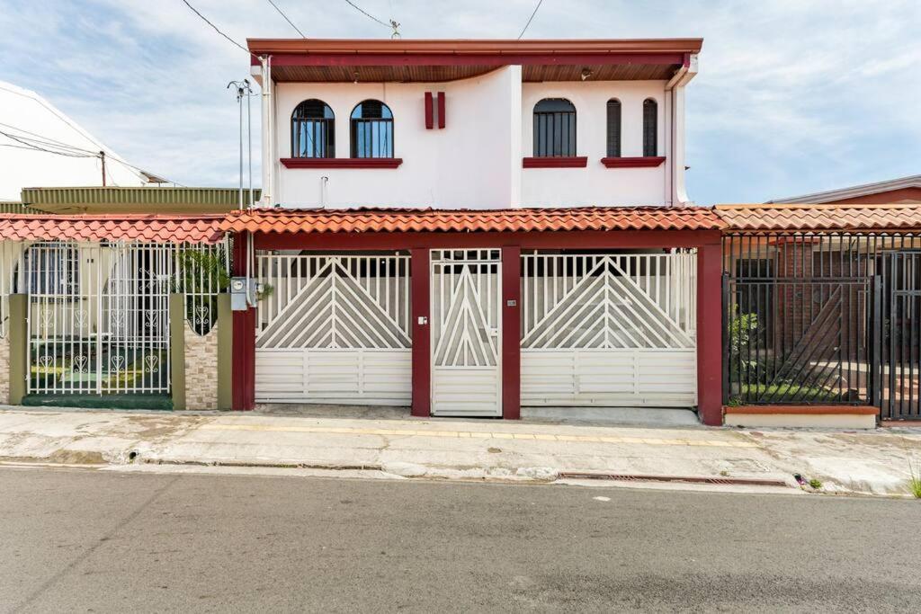 Private Bedroom 10 Minutes From The Sjo Airport Alajuela Exterior photo